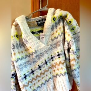 American eagle size S never worn sweater